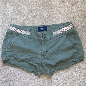 American Eagle green shorts